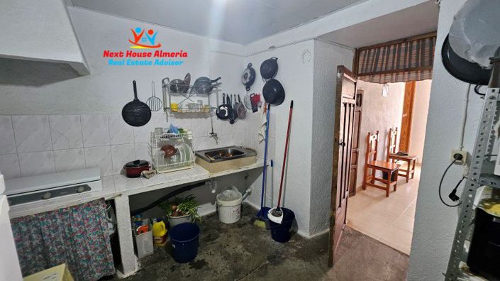 Image No.7-6 Bed Country House for sale