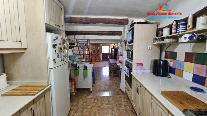 Image No.11-3 Bed Country House for sale