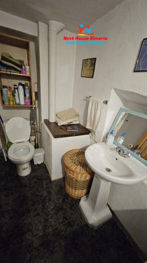 Image No.20-3 Bed Country House for sale