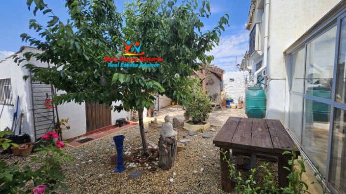 Image No.26-3 Bed Country House for sale