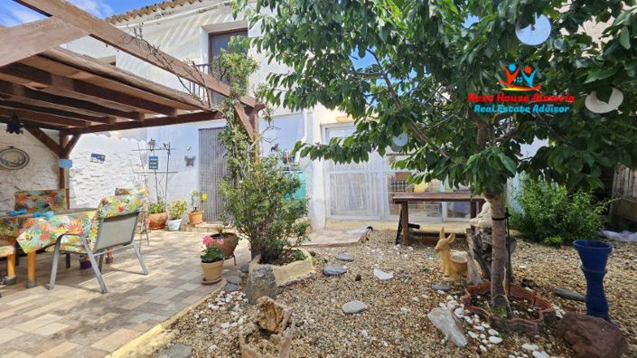 Image No.27-3 Bed Country House for sale