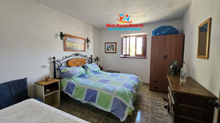 Image No.32-3 Bed Country House for sale