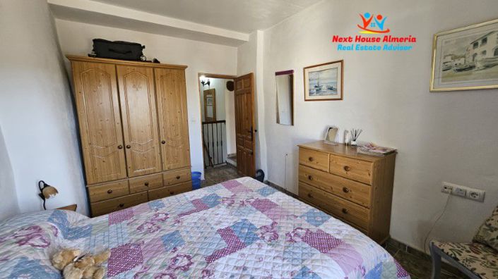 Image No.39-3 Bed Country House for sale