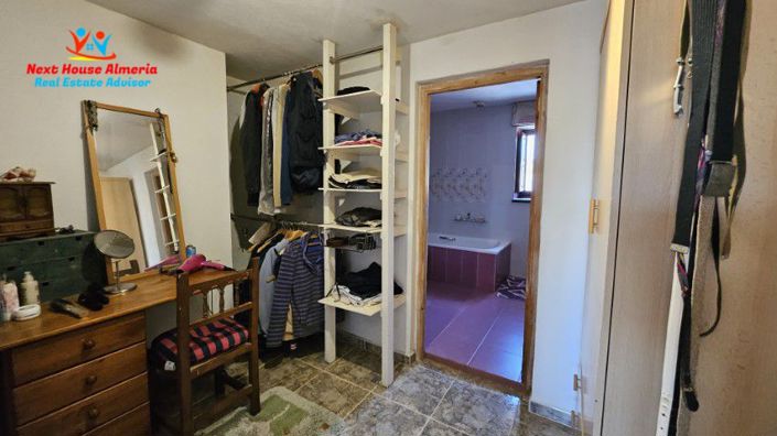 Image No.47-3 Bed Country House for sale