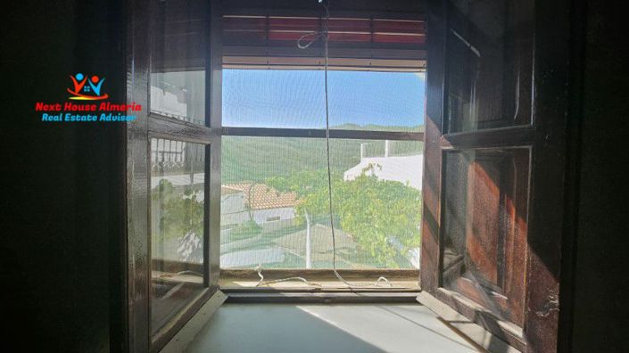 Image No.25-3 Bed Townhouse for sale