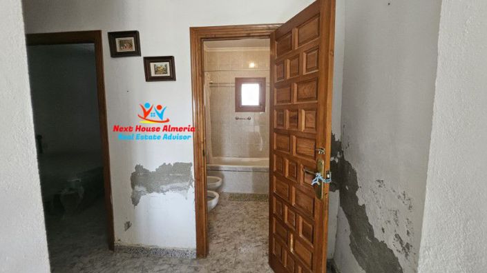 Image No.35-5 Bed Country House for sale