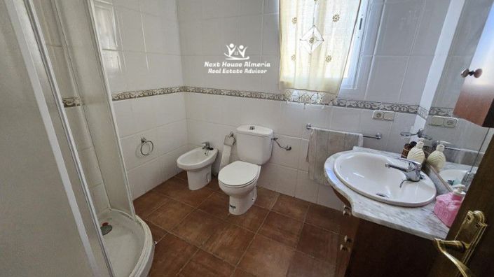 Image No.24-3 Bed Country House for sale