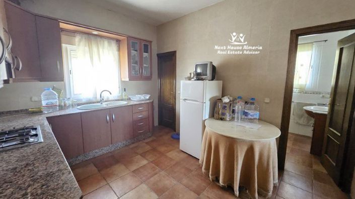 Image No.30-3 Bed Country House for sale