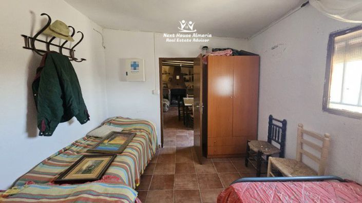 Image No.40-3 Bed Country House for sale