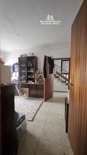 Image No.17-7 Bed Townhouse for sale