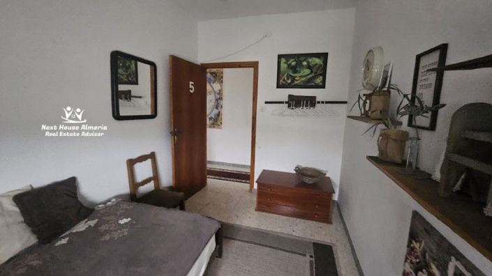 Image No.44-7 Bed Townhouse for sale