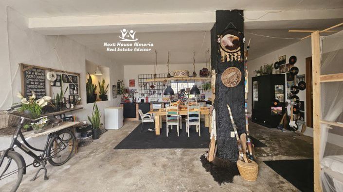 Image No.8-7 Bed Townhouse for sale