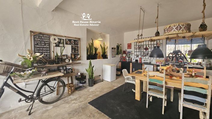 Image No.9-7 Bed Townhouse for sale