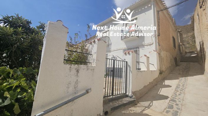 Image No.2-5 Bed Townhouse for sale