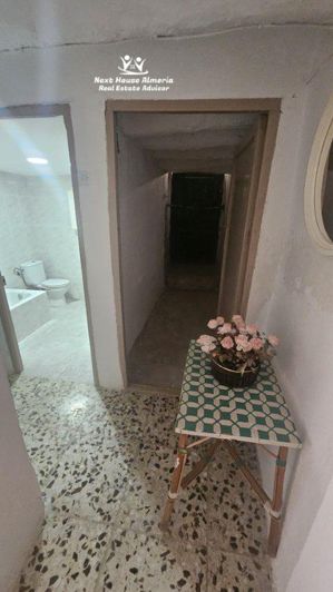 Image No.20-5 Bed Townhouse for sale