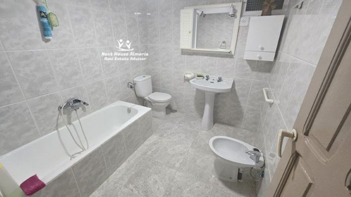 Image No.22-5 Bed Townhouse for sale