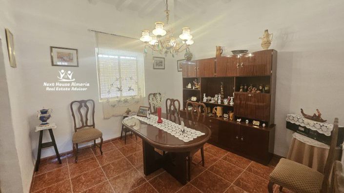 Image No.28-5 Bed Townhouse for sale