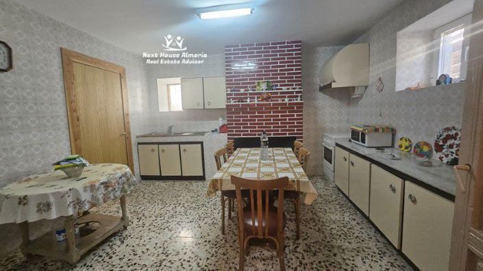 Image No.31-5 Bed Townhouse for sale