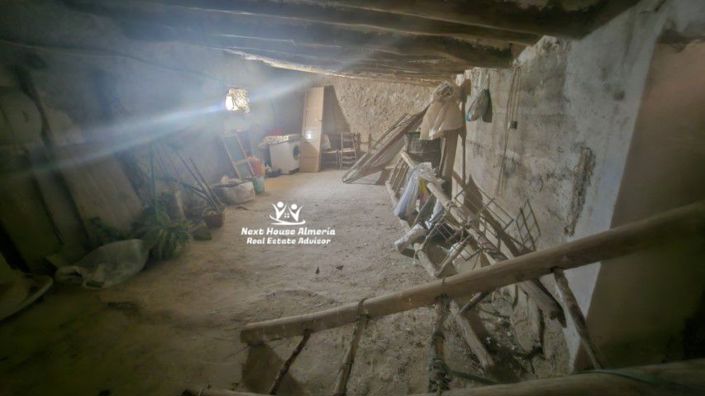 Image No.33-5 Bed Townhouse for sale