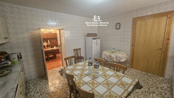 Image No.38-5 Bed Townhouse for sale