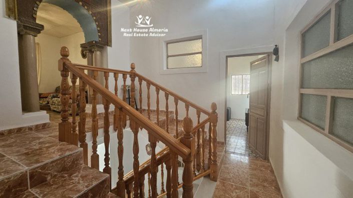 Image No.41-5 Bed Townhouse for sale