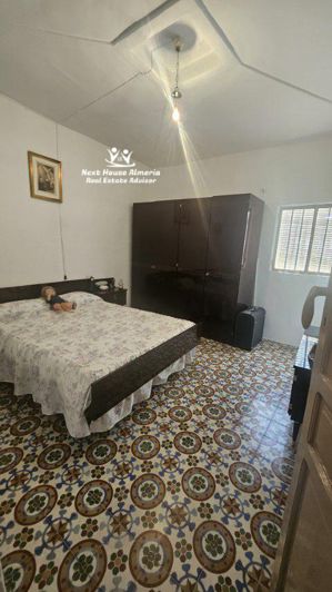 Image No.42-5 Bed Townhouse for sale