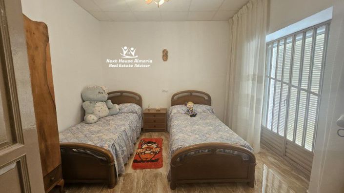 Image No.50-5 Bed Townhouse for sale