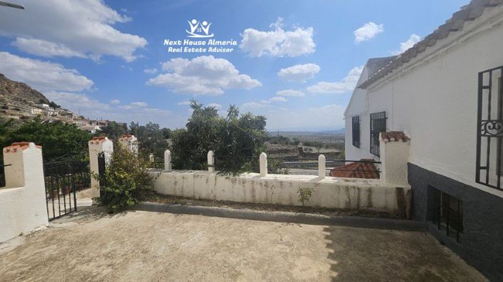 Image No.6-5 Bed Townhouse for sale