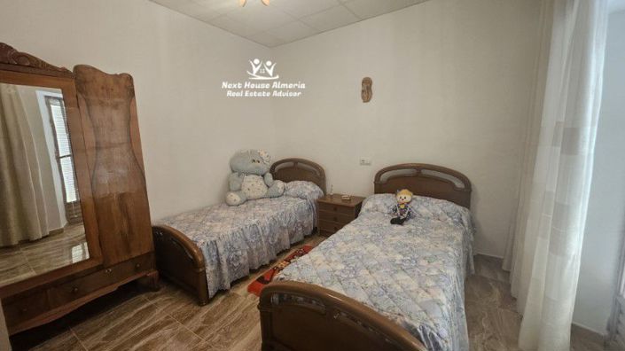 Image No.51-5 Bed Townhouse for sale