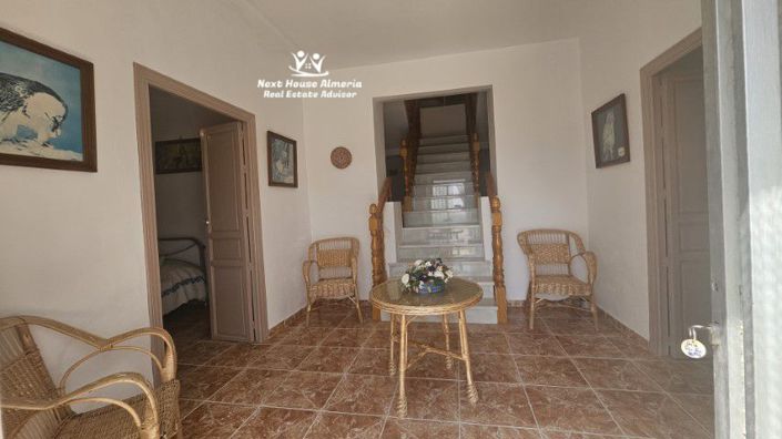 Image No.8-5 Bed Townhouse for sale