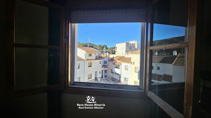 Image No.45-3 Bed Townhouse for sale