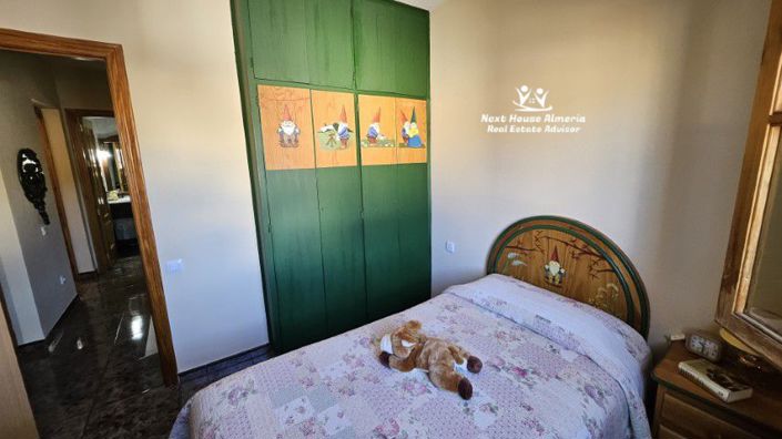 Image No.48-3 Bed Townhouse for sale