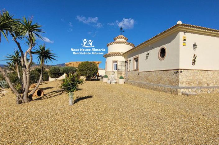 Image No.1-3 Bed Villa for sale