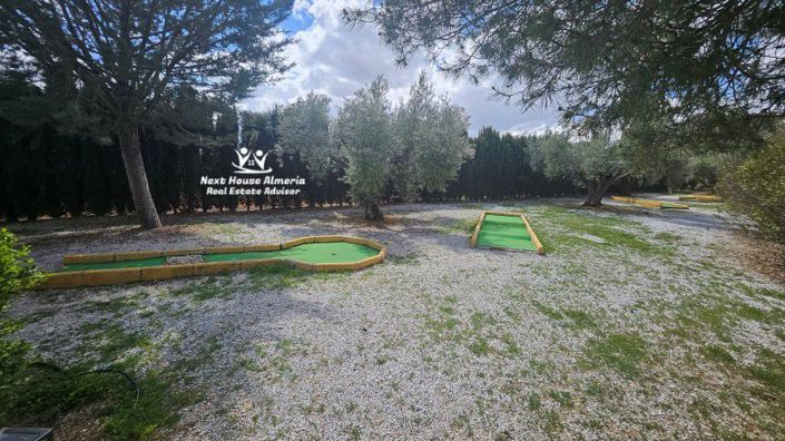 Image No.11-18 Bed Country House for sale