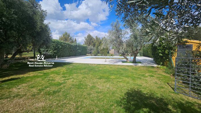 Image No.14-18 Bed Country House for sale