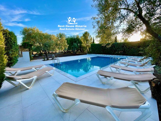 Image No.18-18 Bed Country House for sale