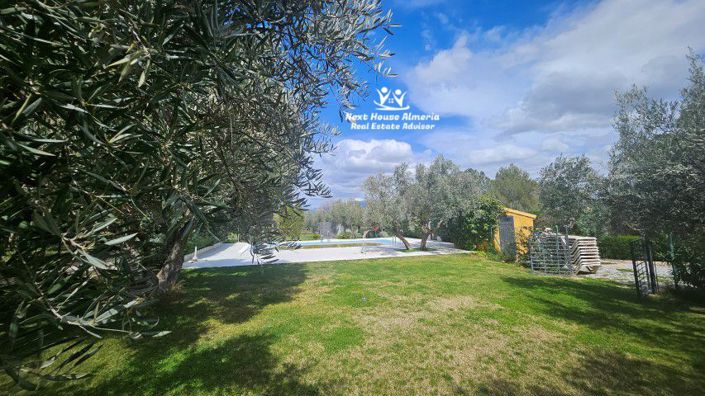 Image No.19-18 Bed Country House for sale