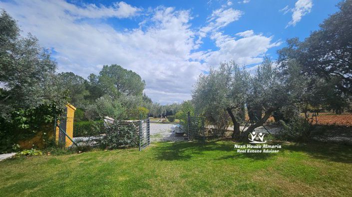 Image No.20-18 Bed Country House for sale