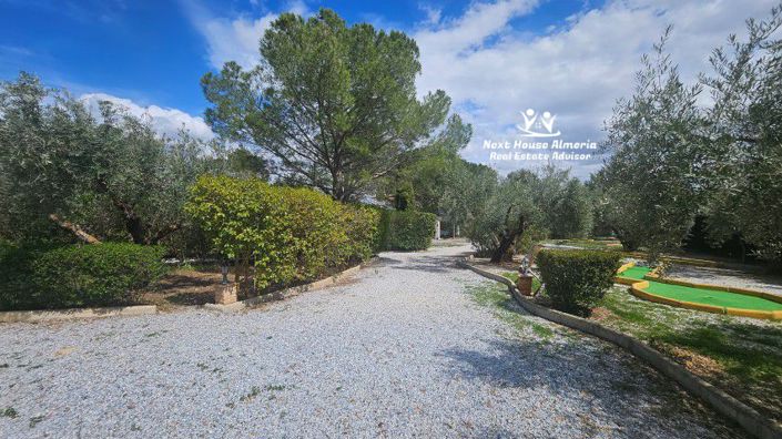 Image No.21-18 Bed Country House for sale