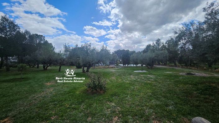 Image No.23-18 Bed Country House for sale