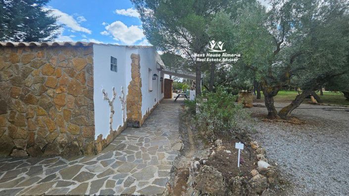 Image No.30-18 Bed Country House for sale