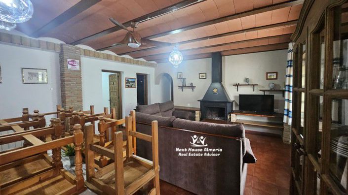 Image No.33-18 Bed Country House for sale