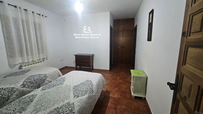 Image No.35-18 Bed Country House for sale