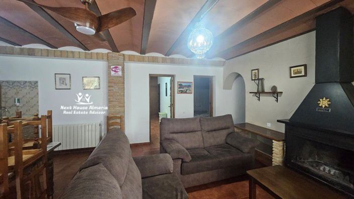 Image No.41-18 Bed Country House for sale