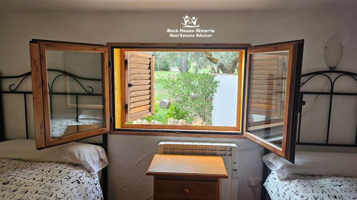 Image No.44-18 Bed Country House for sale