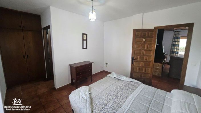 Image No.47-18 Bed Country House for sale