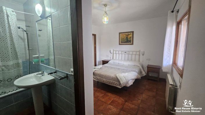 Image No.48-18 Bed Country House for sale