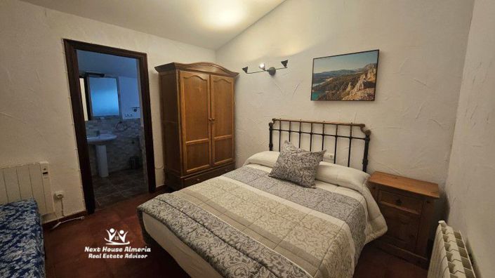 Image No.51-18 Bed Country House for sale