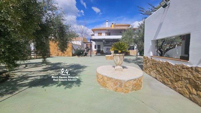 Image No.8-18 Bed Country House for sale