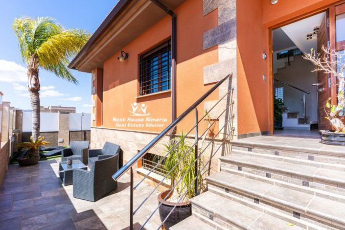 Image No.4-4 Bed Villa for sale